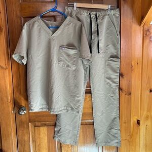 Figs Technical Collection Tan Scrub Top & Bottom Set Size Medium